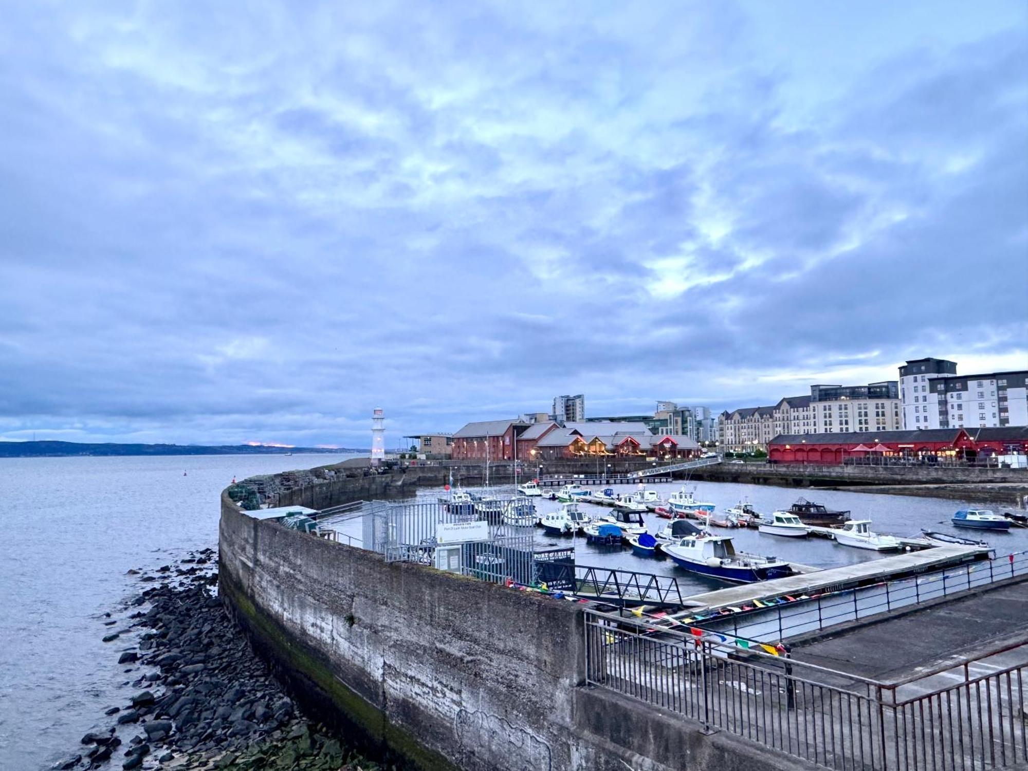 Ocean Park Apartments - Oceanfront And Sea View - Free Parking And Fast Wifi Edinburgh Exterior foto